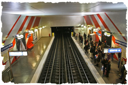 Station Le Kremlin-BicÃªtre, Ligne 7 (Paris) - 20.12.2007 19h16